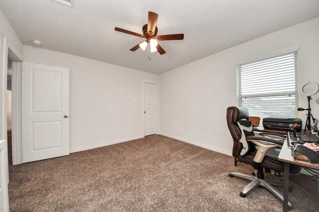 Building Photo - 622 Aberhill Dr