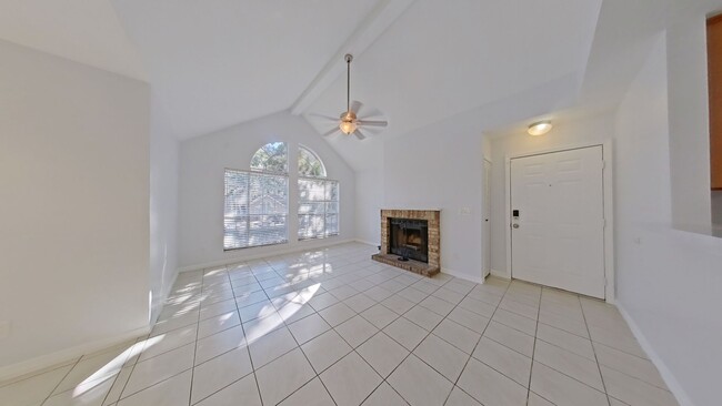 Photo - Spacious 3BR/2BA Condo in Altamonte Springs – Prime Location