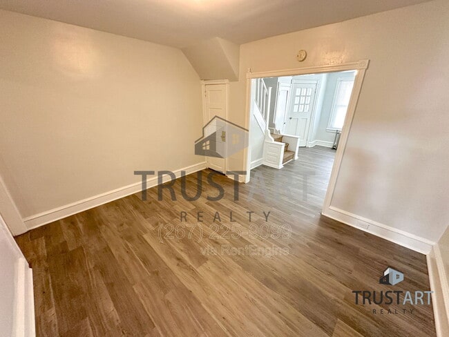 Photo - 217 Sulis St