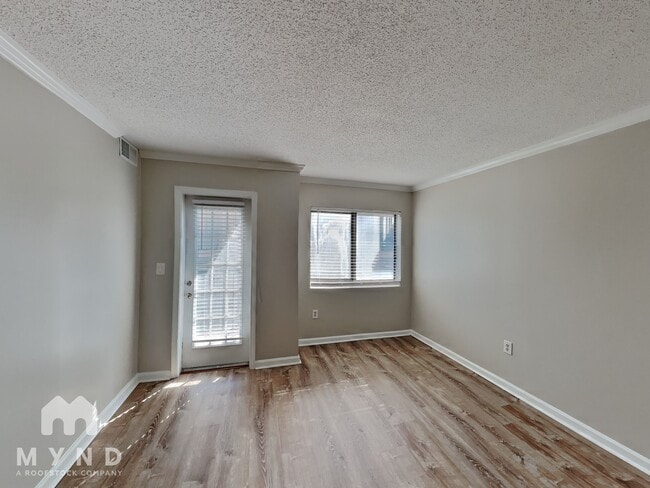 Photo - 795 Hammond Dr Unidad 504