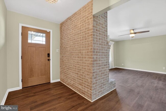 Building Photo - 10160 Dahlgren Rd