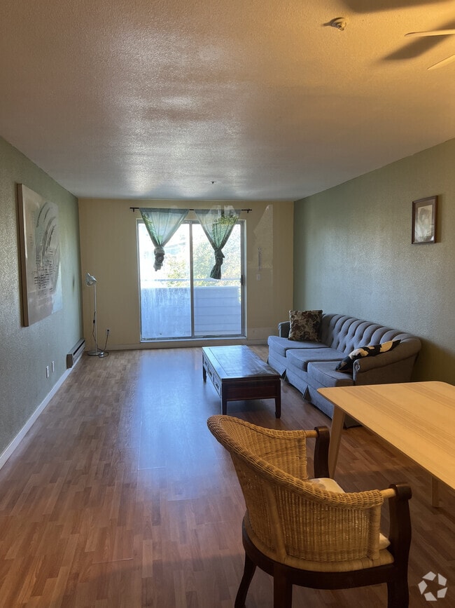 Building Photo - 2901 MacArthur Blvd Unit 303 Rental