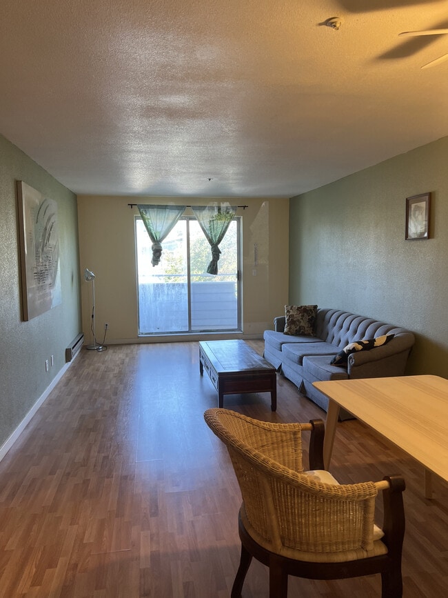 Building Photo - 2901 MacArthur Blvd Unit 303 Rental