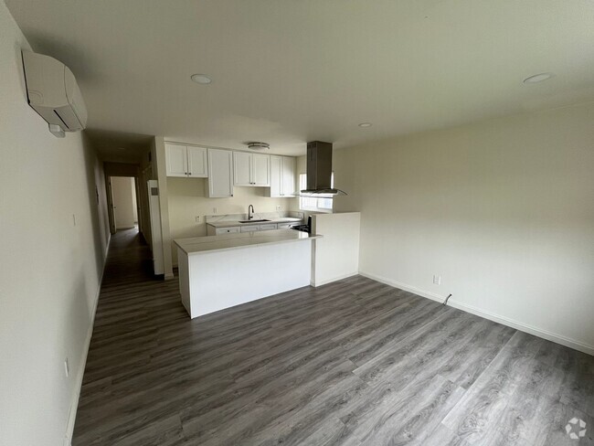 Building Photo - 2428 Michigan Ave Unit 2 Rental