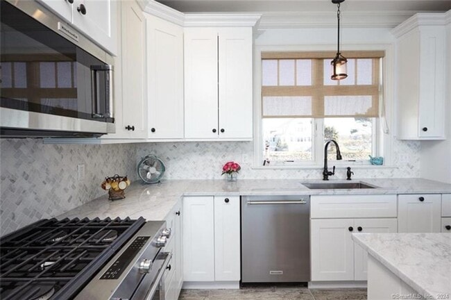 Photo - 2171 Fairfield Beach Rd