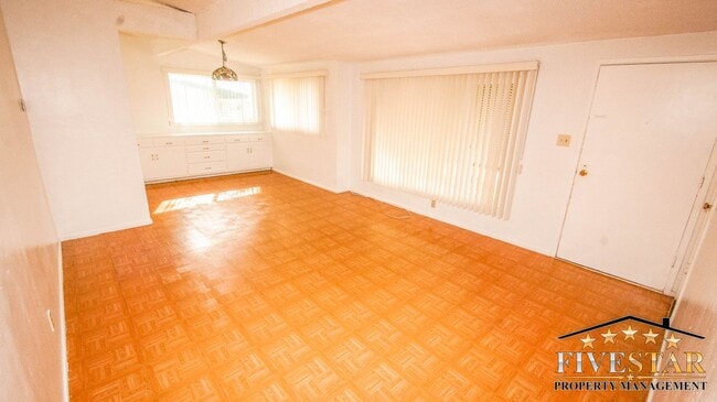 Photo - 3705 River Blvd