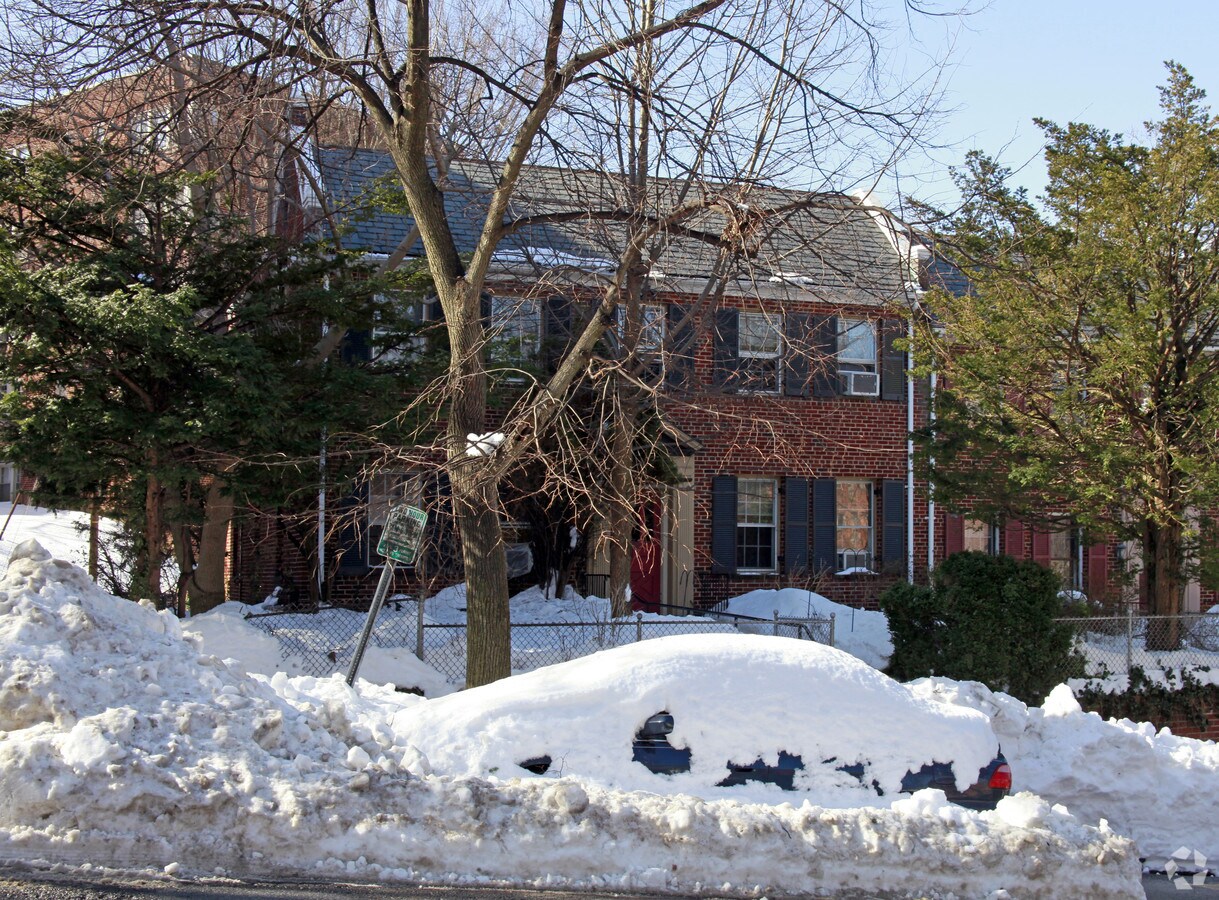 Photo - 2630 39th St NW