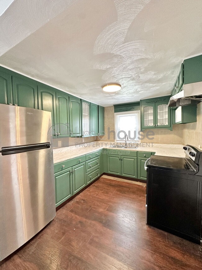 Photo - 3428 Thomas St