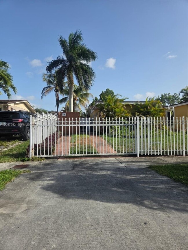 Building Photo - 15440 SW 294th Terrace Unit A