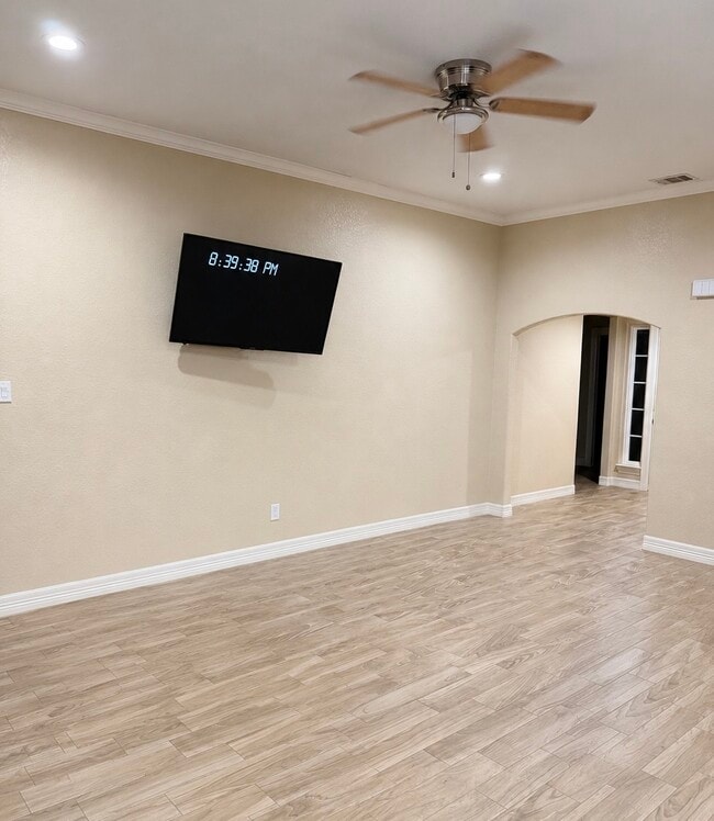 Photo - 107 N 3rd St