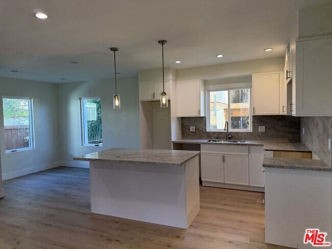 Photo - 1546 S Ogden Dr Unidad B