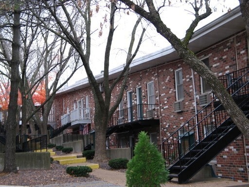 Laclede Forest Apartments