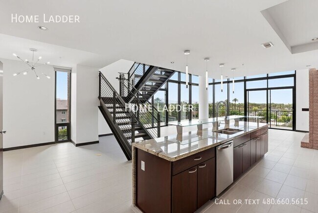 208 W Portland St Unit 561