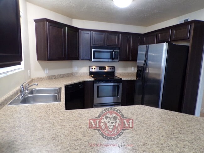 Photo - Great 3 Bed 2 Bath Sandy Condo!!