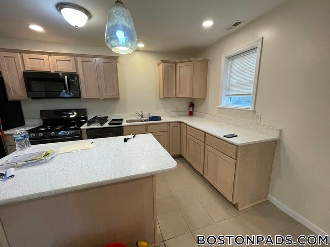 Photo - 152 Thornton St