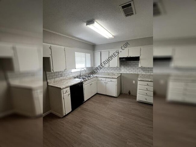 Photo - 405 Paula Dr