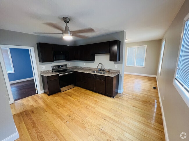 Building Photo - 14 Arnold Ave Unit 1 Rental