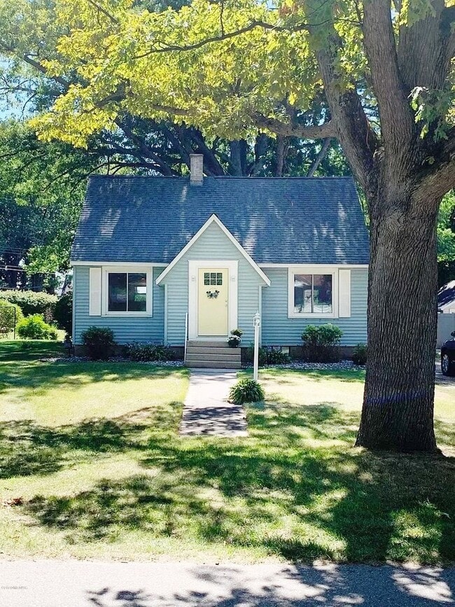 Photo - 3 Bedroom Home On Holland's North Side