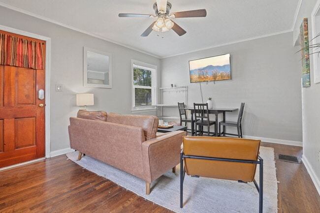 Photo - 2713 Homecroft Dr