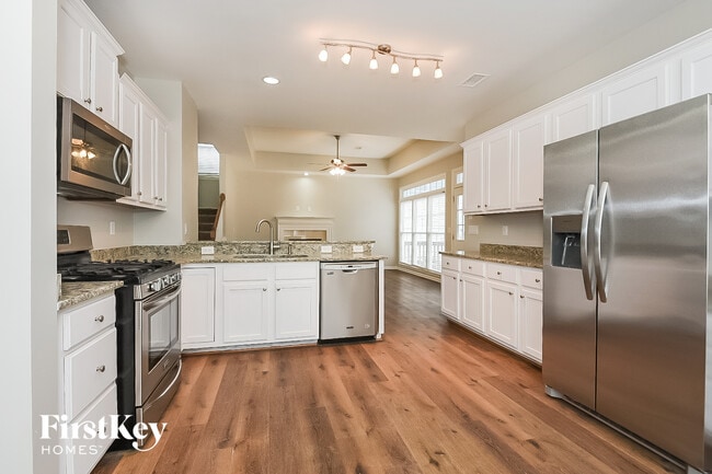 Photo - 112 Market Ln