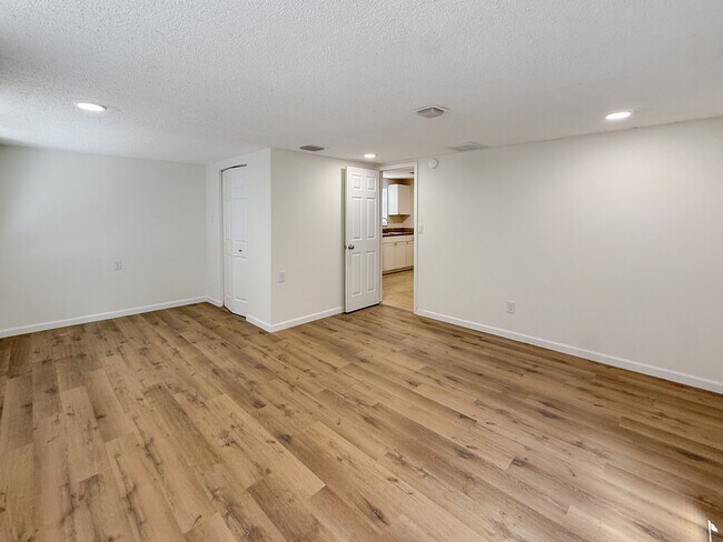 Photo - 202 2nd St Unit L