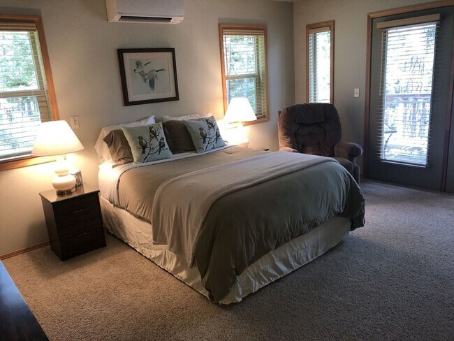 Photo - House on Finley Point Fully Furnished