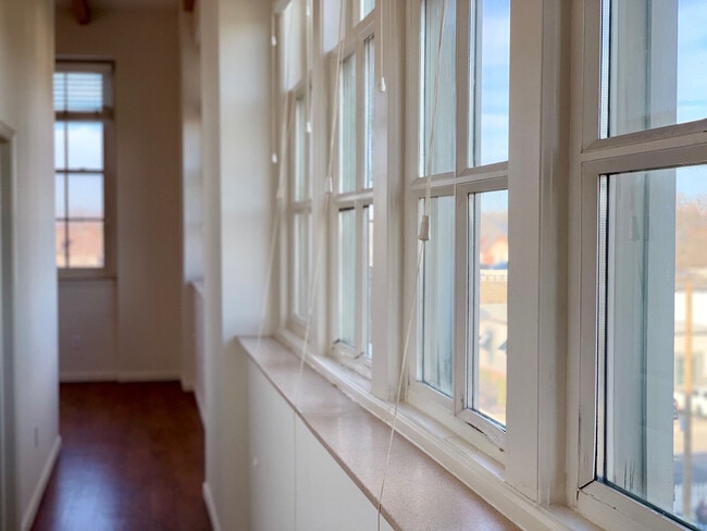 Photo - 1010 Central