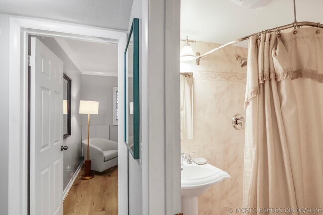 139 Sunrise Ave Unit 101