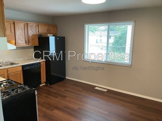 Photo - 700 Maumee Dr