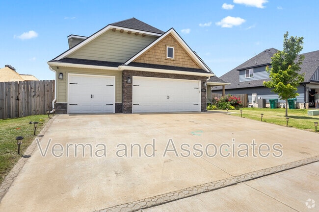 Building Photo - 1241 Silver Maple St Rental