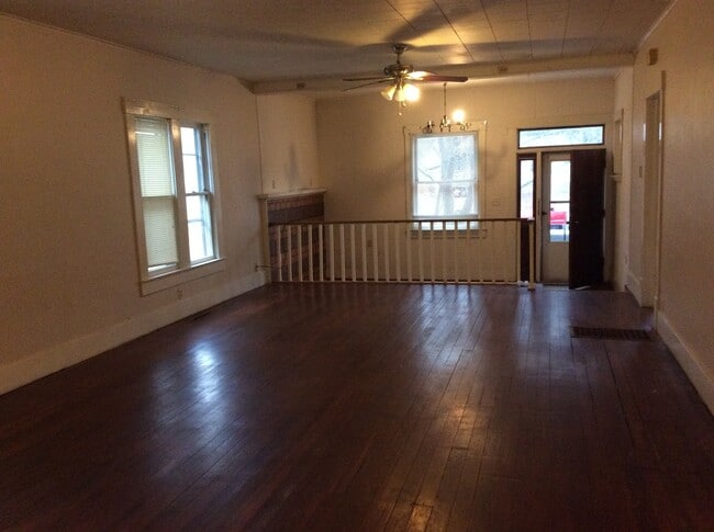 Photo - Roomy 2 bedroom 1 bath home