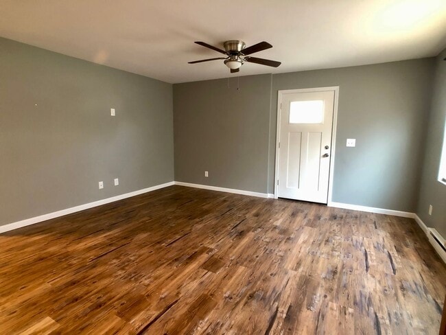 Photo - ASHLAND - NICE + Quiet 2 Bedroom Available Unidad 1412