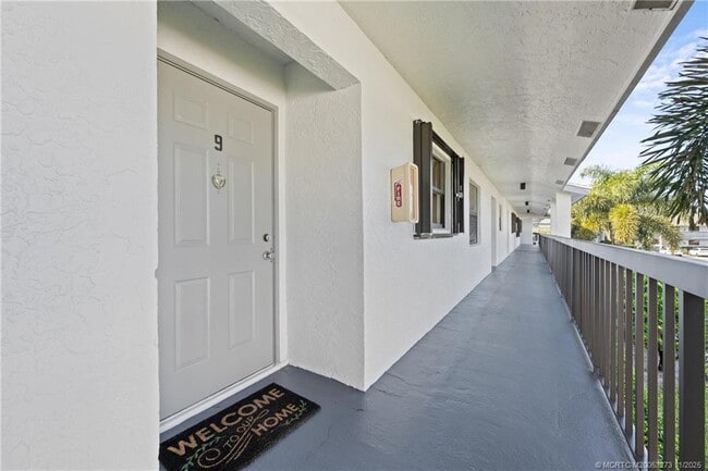 Photo - 1210 SE Parkview Pl Unit 9