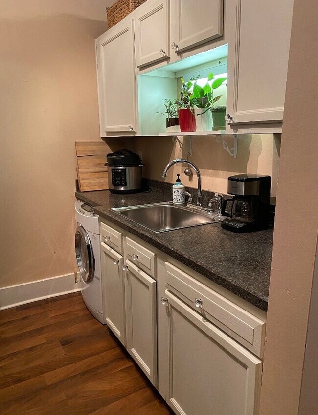 Photo - 124 E Oak St Unit 4