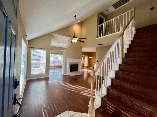 Photo - 5810 Spring Sq
