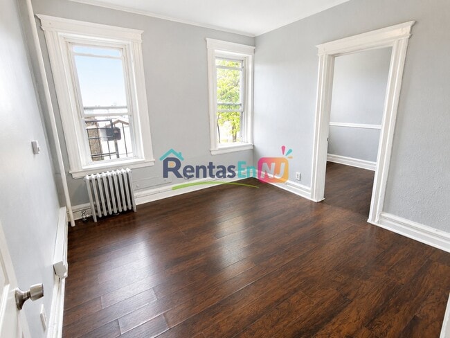 Building Photo - 373 Fairmount Ave Unit 8