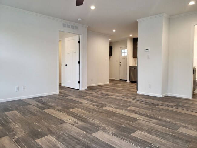 1149 Bayside Rd