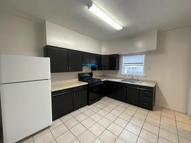 Photo - 4915 Linden Ave
