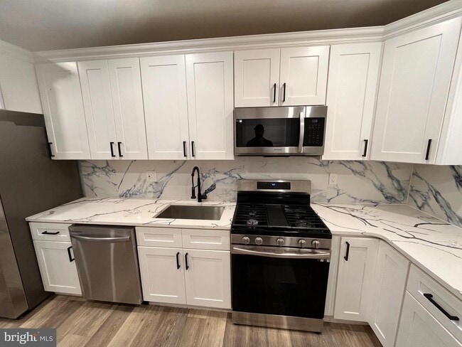 Photo - 2041 S Norwood St