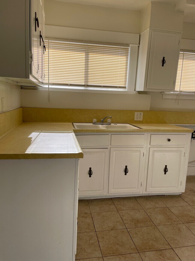 Photo - 119 W 109th Plz