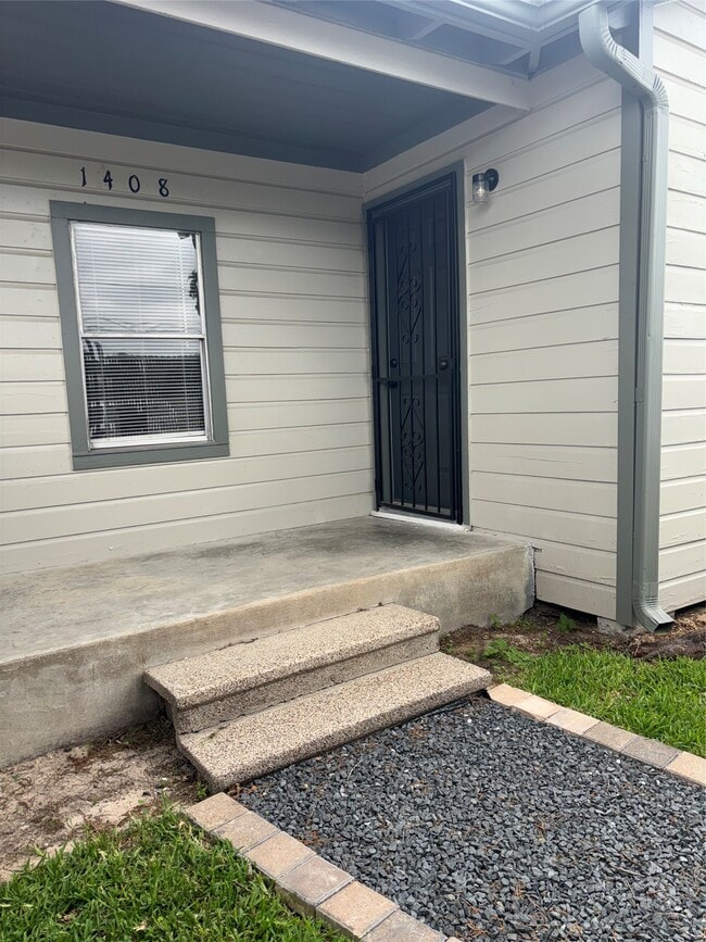 Photo - 1408 W 34th St