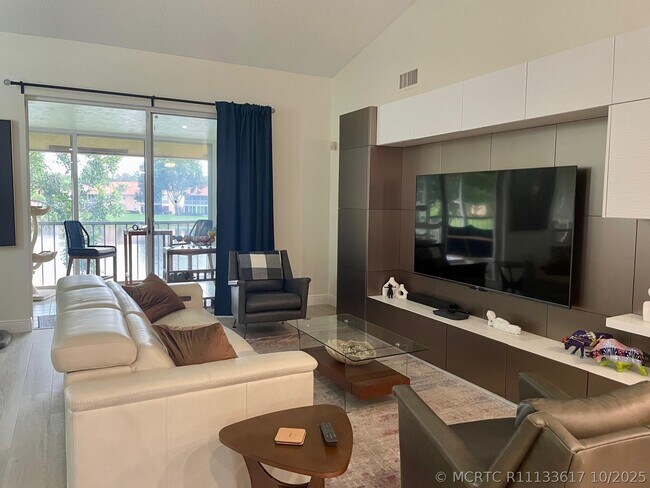 9709 Shadybrook Dr Unit 201