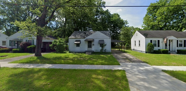 Building Photo - Two Bedroom Home