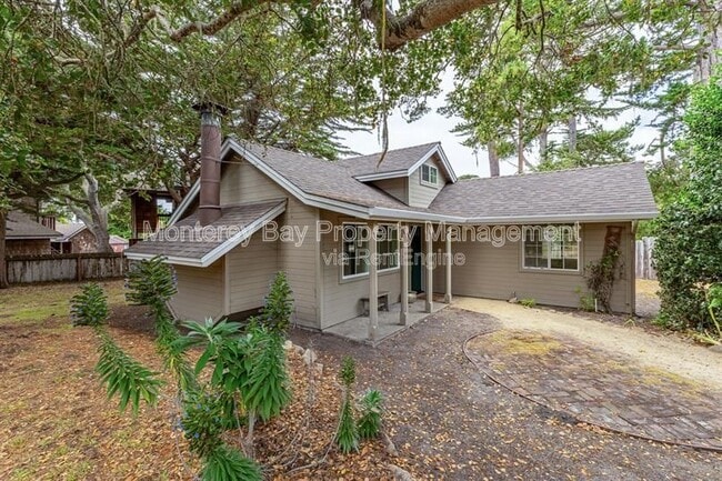 Building Photo - 706 Crocker Ave