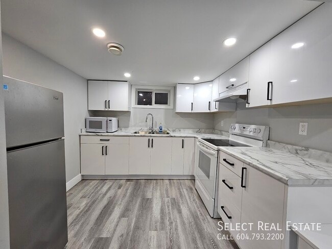 Photo - 45723 Lewis Ave