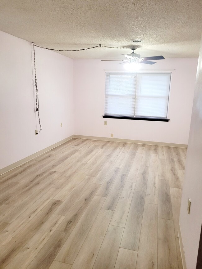 Building Photo - 410 W Court St Unit 12 Rental