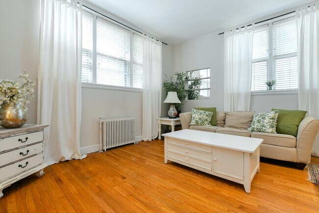 Photo - 5 Kilsyth Ter Unit #1