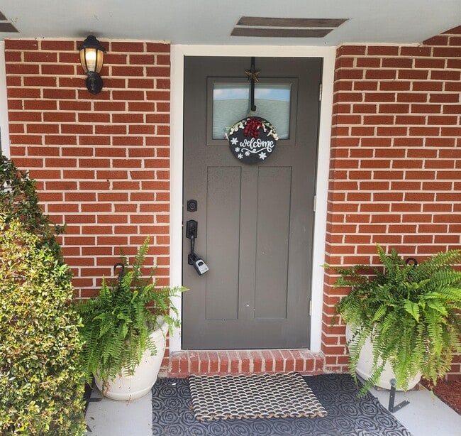 Building Photo - 452 Martin Ave Unit B