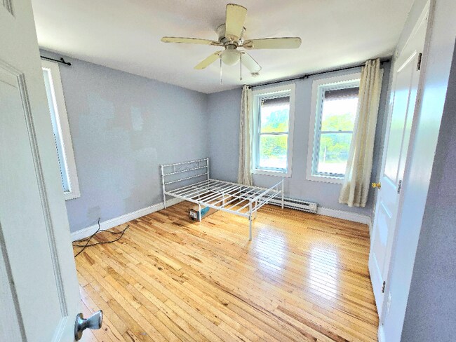 Photo - 5023 Spruce St