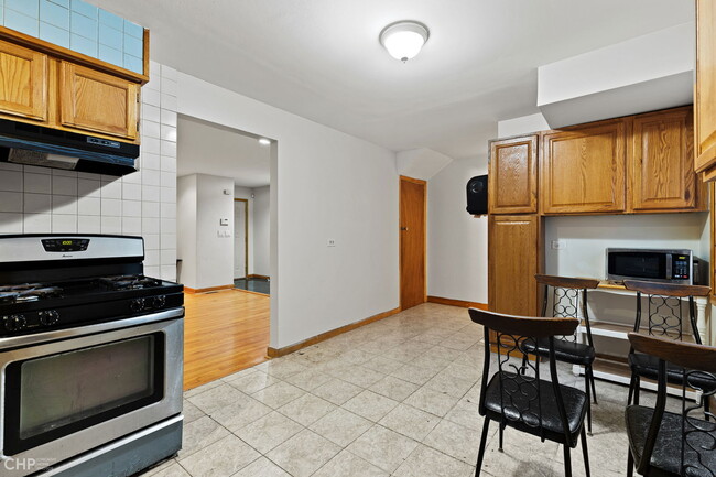 Photo - 6136 N Winthrop Ave Condominio Unidad A